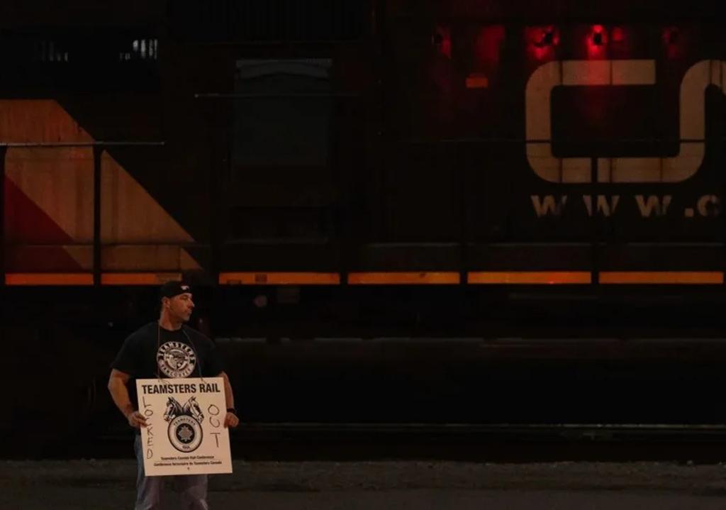 Canadian freight railroads shut down, potentially dealing blow to North American economy